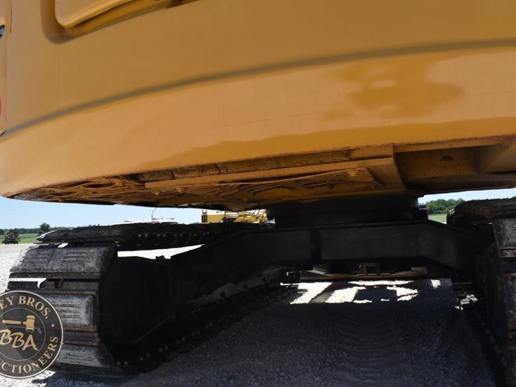 2021-caterpillar-305.5e2-image-33