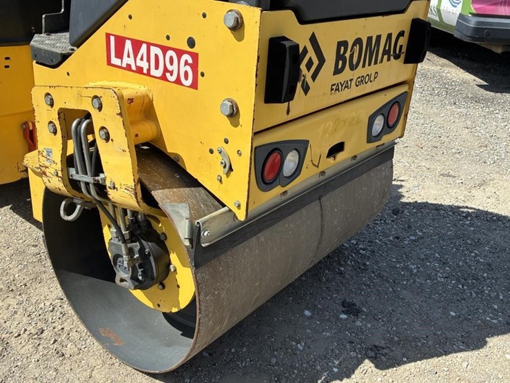 2019-bomag-bw120-image-10