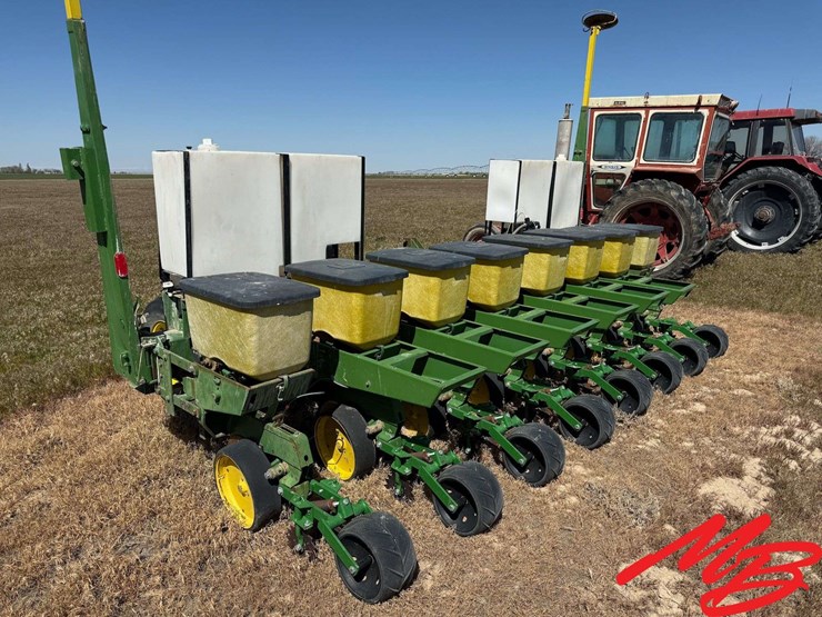 john-deere-7100-image-1