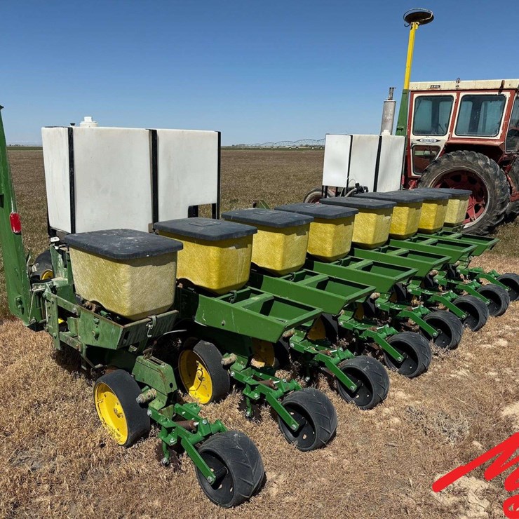 JOHN DEERE 7100