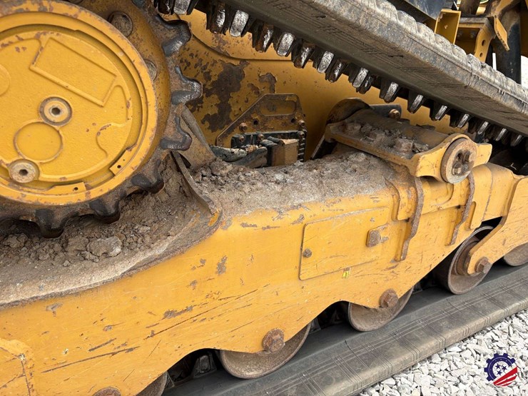 2022-caterpillar-259d3-image-33