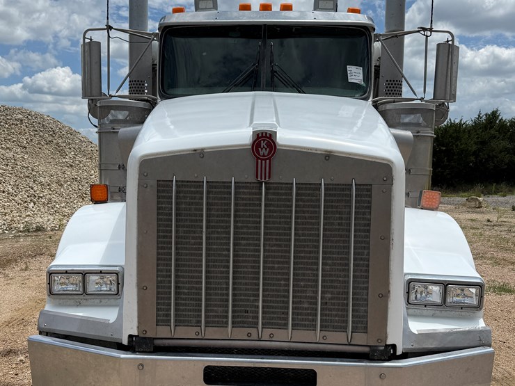 2016-kenworth-t800-image-2