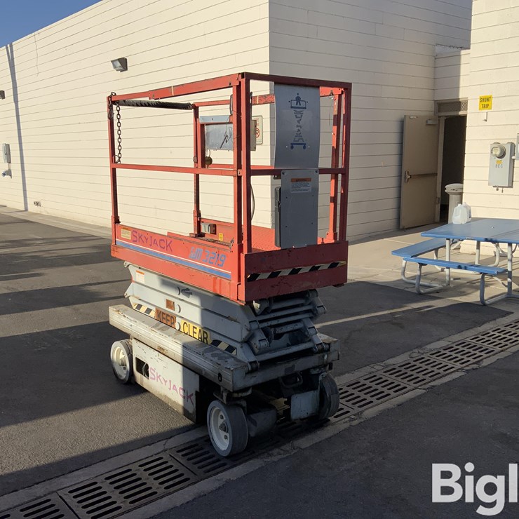 1996 SKYJACK SJM3219