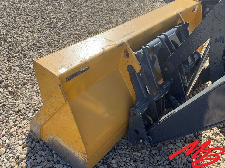 2023-deere-310sl-image-13