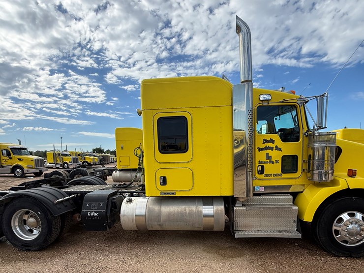 2014-kenworth-t800-image-4