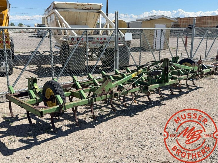john-deere-1100-image-3