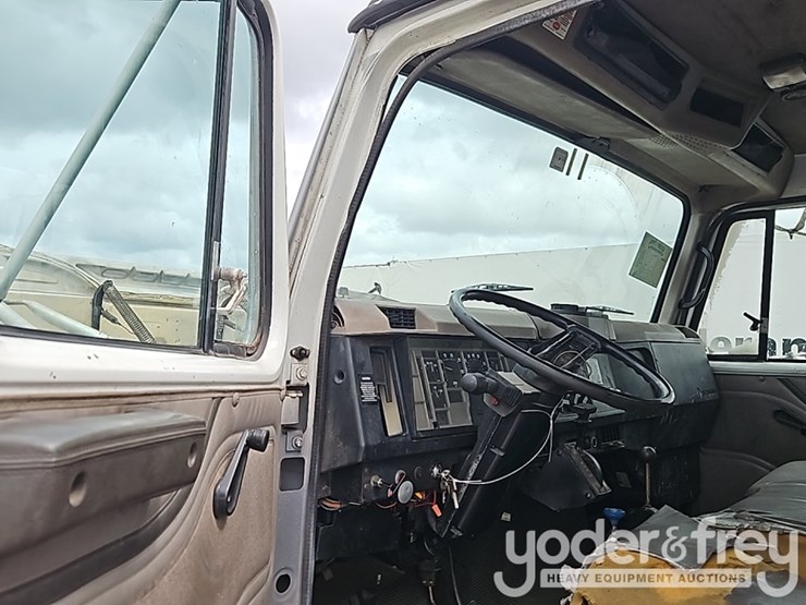 2000-international-4700-image-20