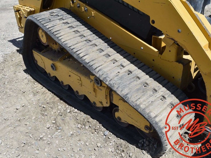 2018-caterpillar-d2-image-22