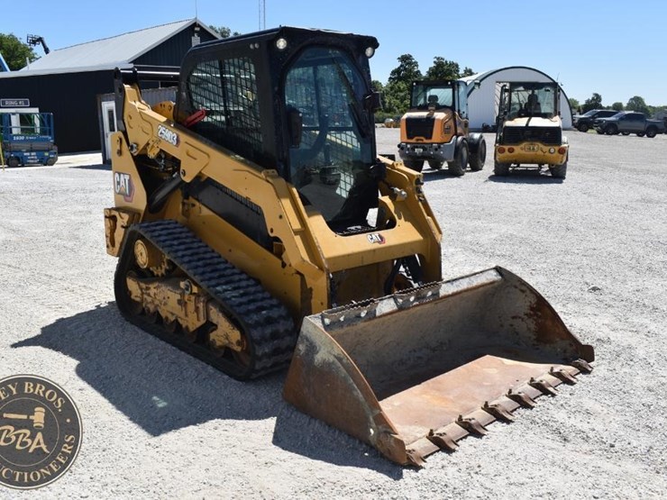 2023-caterpillar-259d3-image-8