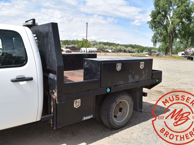 2013-chevrolet-3500-image-29