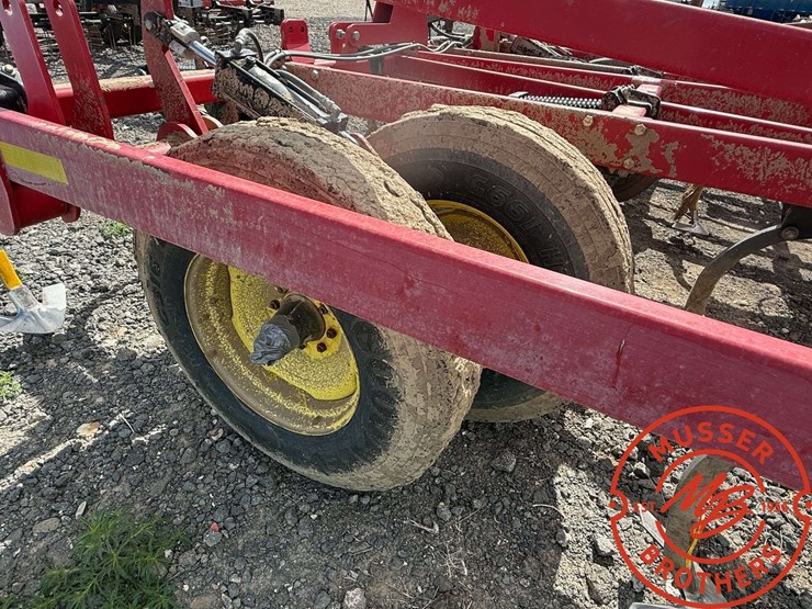 2019-sunflower-30'-chisel-plow-image-8