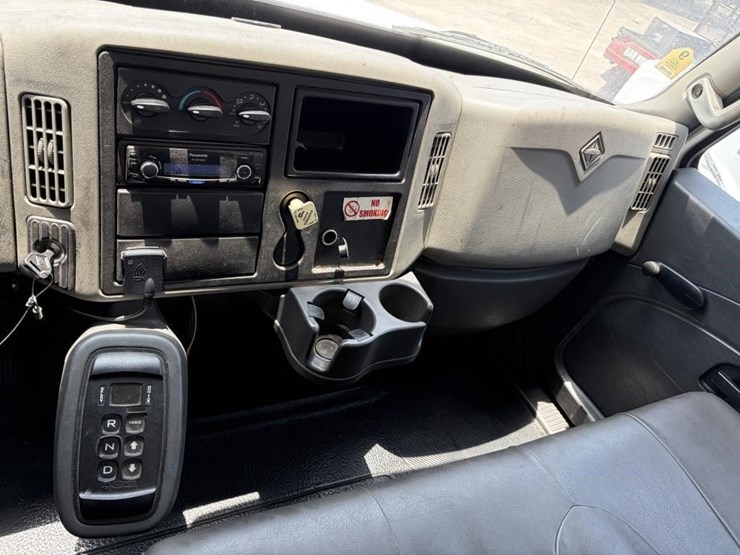 2014-international-durastar-4400-image-15
