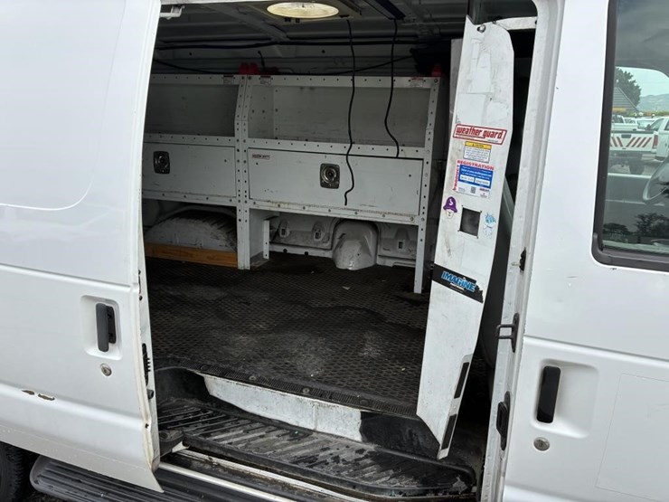 2012-utility-van-image-11