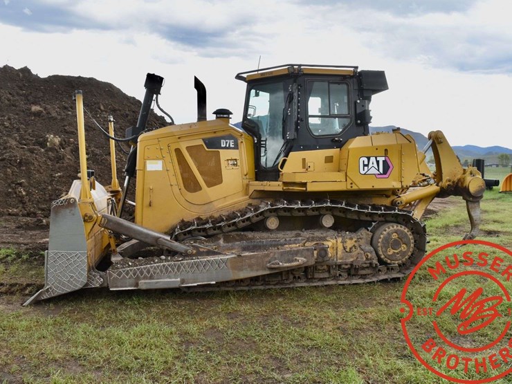 2010-caterpillar-d7e-image-3