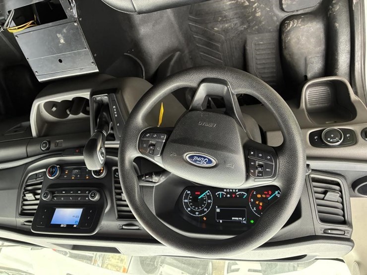 2020-ford-transit-image-18