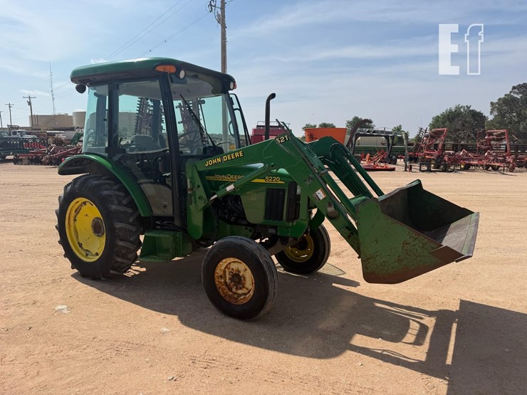 john-deere-5220-image-1