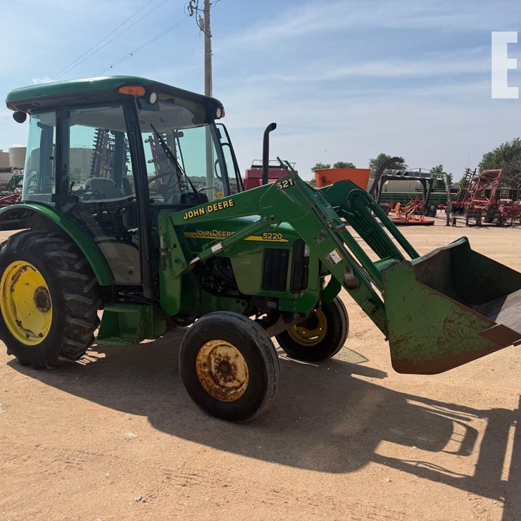 JOHN DEERE 5220