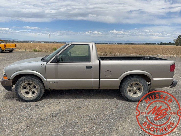 1999-chevrolet-s10-image-2