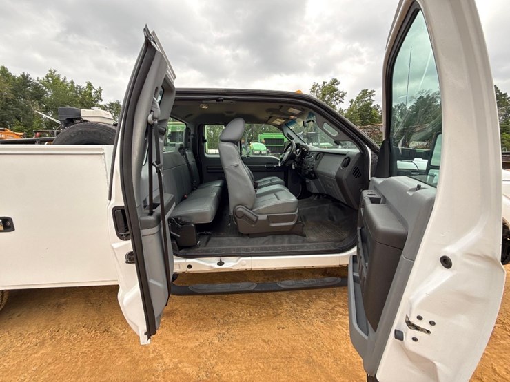 2016-ford-f350-image-11