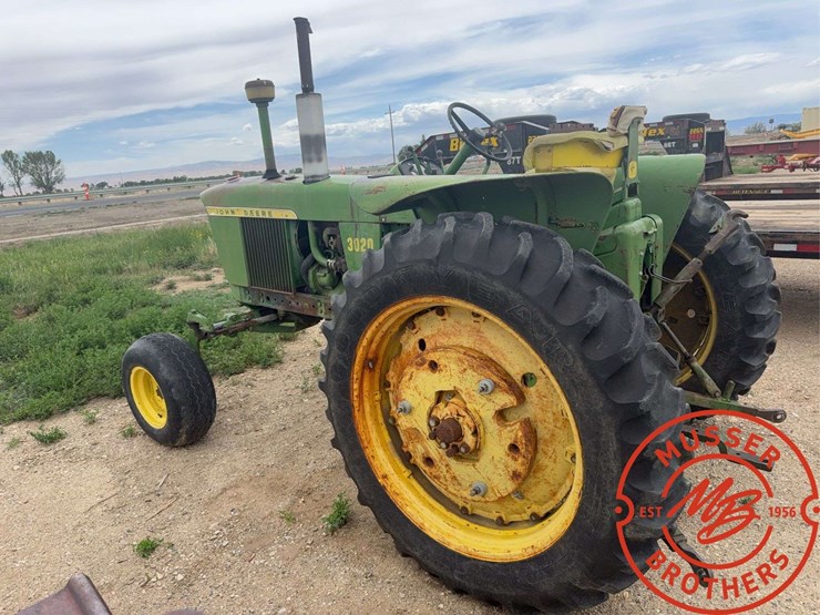 john-deere-3020-image-8