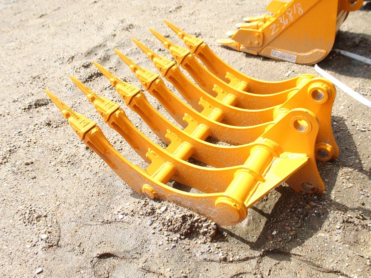 caterpillar-305-image-2