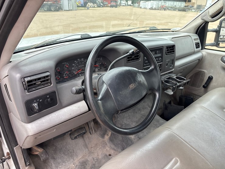 2001-ford-f350-image-9