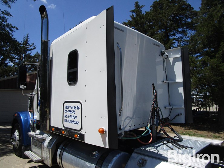 2016-freightliner-122sd-image-9