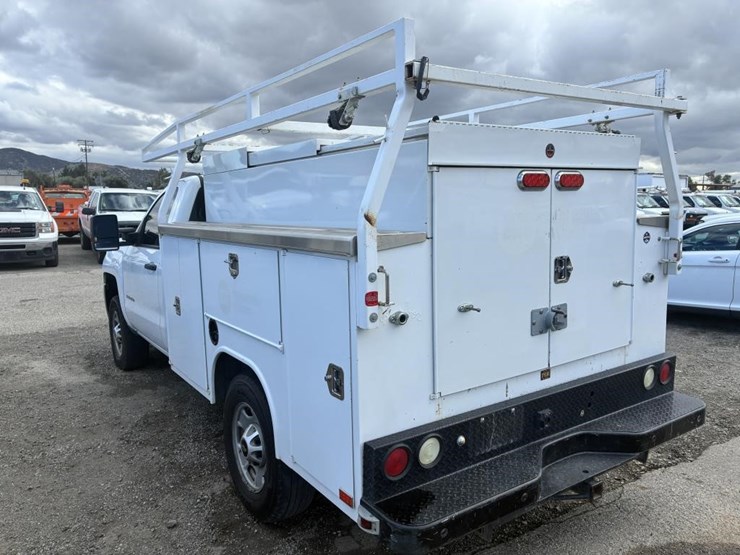 2018-chevrolet-2500hd-image-4