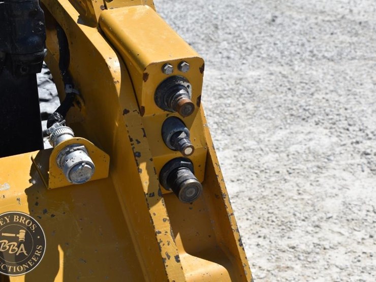 2023-caterpillar-259d3-image-14