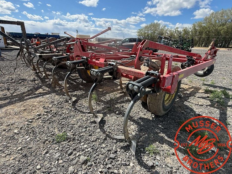 2019-sunflower-30'-chisel-plow-image-4