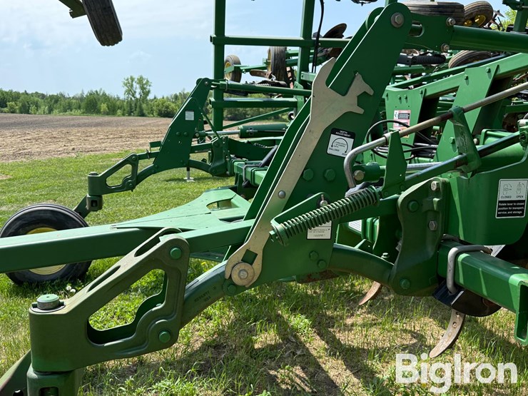 john-deere-2410-image-13