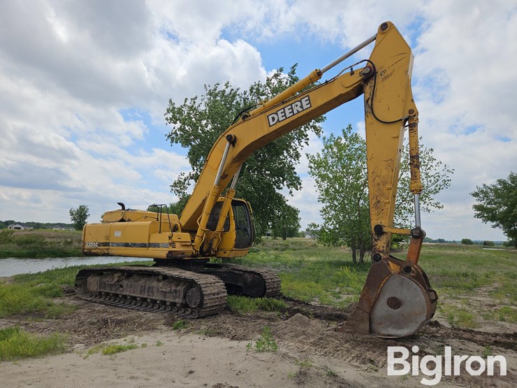 deere-330-lc-image-3