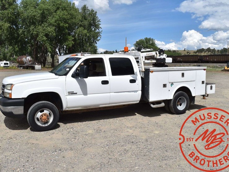 2006-chevrolet-3500-image-3