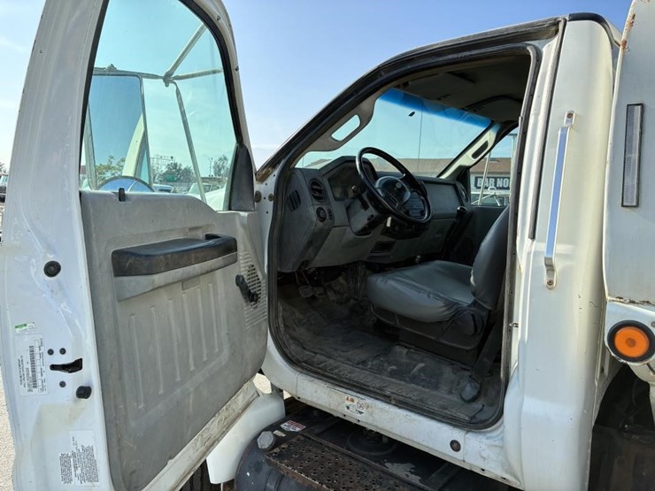 2015-ford-f750-image-15