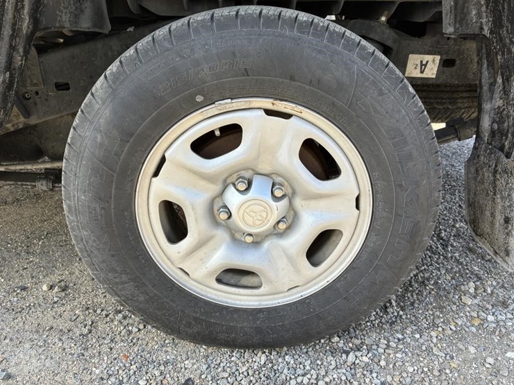2014-toyota-tacoma-image-5