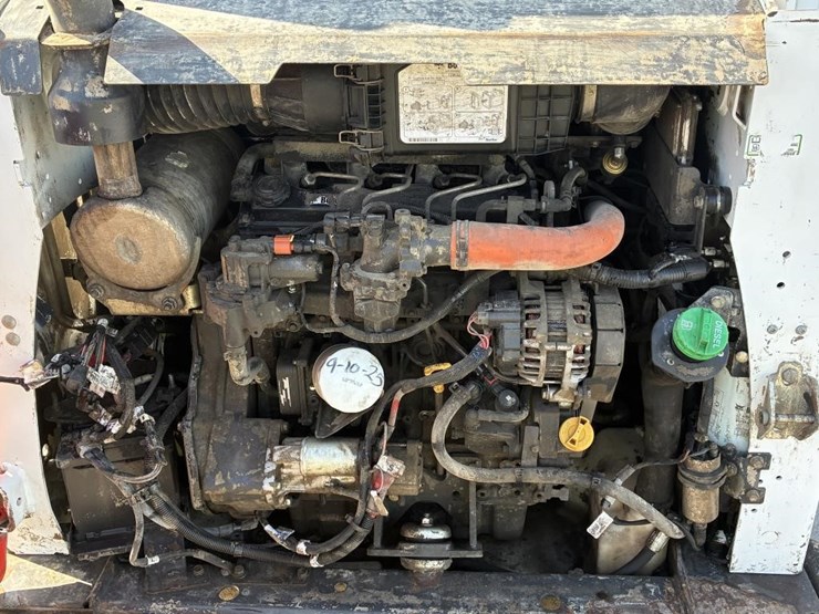 2023-bobcat-s590-image-25
