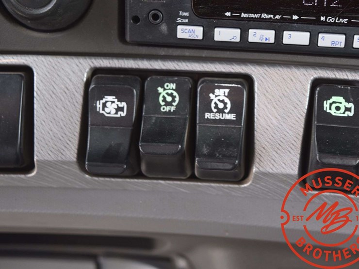 2016-kenworth-t880-image-60