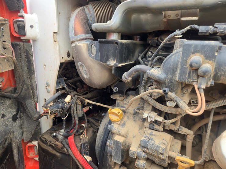 2023-bobcat-t770-image-20