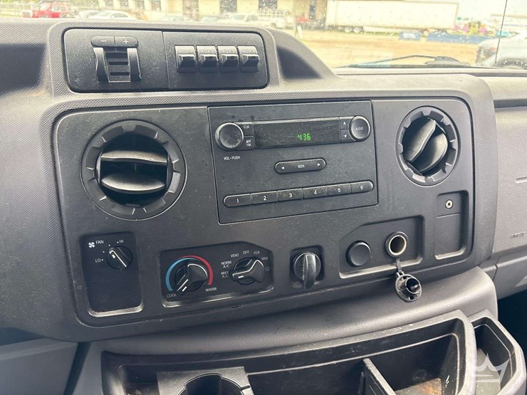 2013-ford-e350-image-12