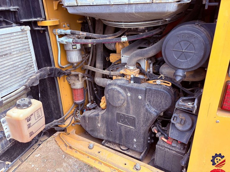 2018-caterpillar-299d2-xhp-image-57