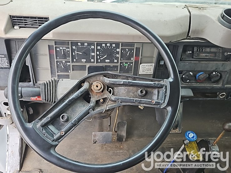 2000-international-4700-image-28