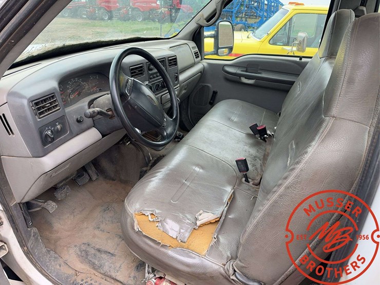 1999-ford-f550-image-18
