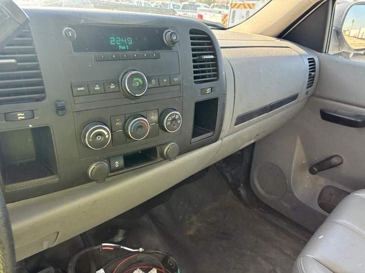 2012-chevrolet-2500hd-image-19