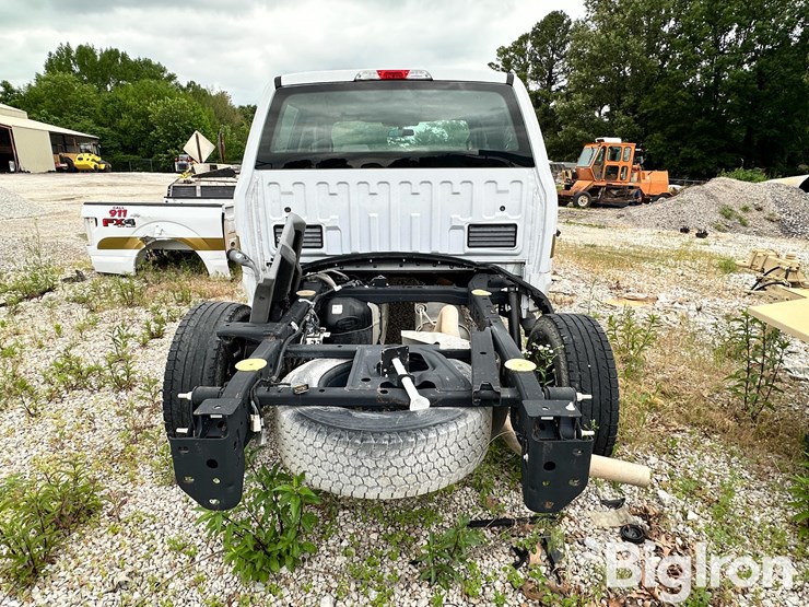 2020-ford-f150-xl-image-6