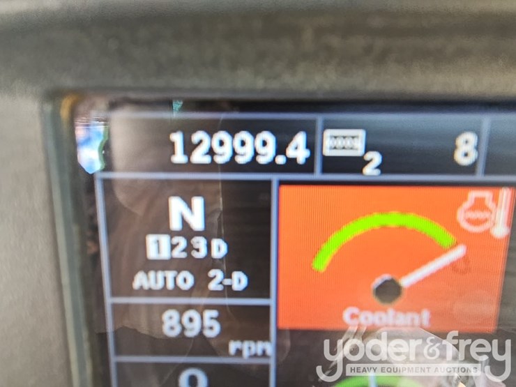 2014-deere-524k-image-32