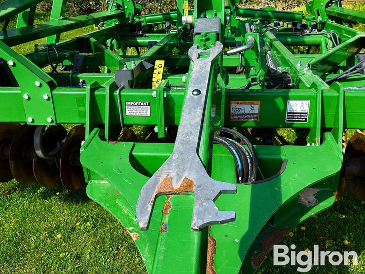 2014-john-deere-2310-image-13