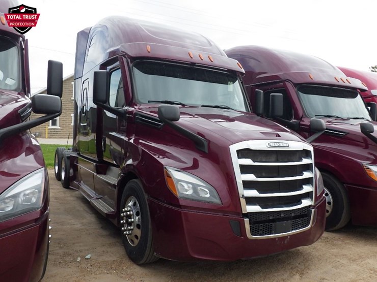 2021-freightliner-cascadia-126-image-3