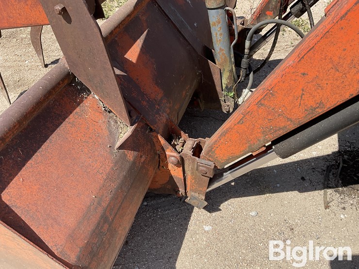 massey-ferguson-1135-image-12