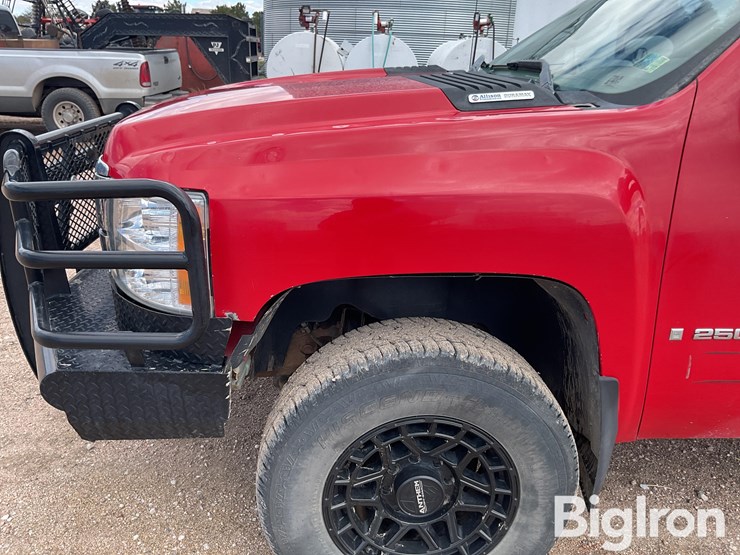 2008-chevrolet-silverado-2500-image-12