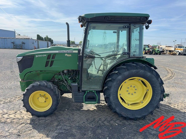 2018-john-deere-5090gn-image-2